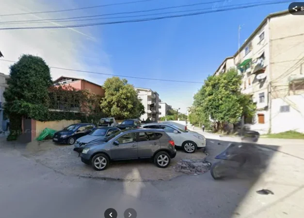 Tirane, shitet truall , 284 m² 79.520 € (KOMBINAT)