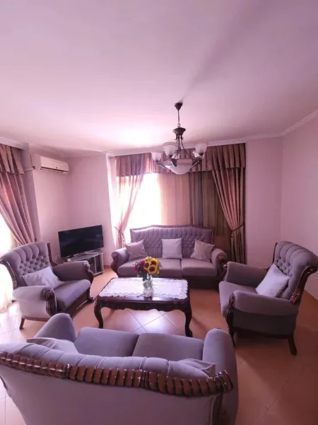 Tirane, jepet me qera apartament 2+1 Kati 8, 125 m² 700 € (Bulevardi Gjergj Fishta)
