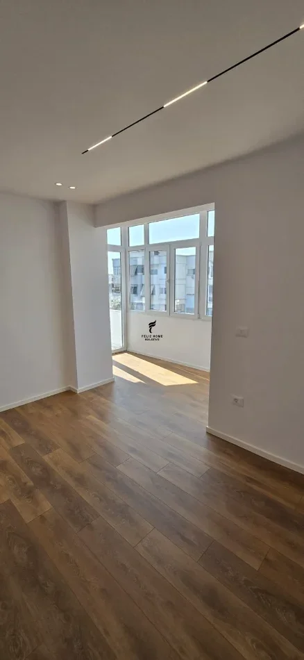 Tirane, shitet apartament 1+1 Kati 11, 65 m² 165.000 € (21 DHJETORI)