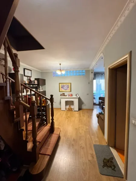 Tirane, shitet apartament duplex 3+1+Aneks+Ballkon , 187 m² 400.000 € (kodra e diellit)