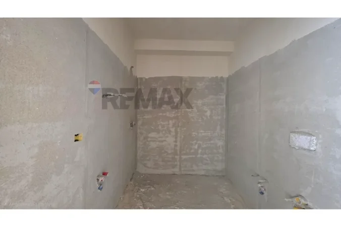Vlore - Lungomare, shitet apartament 1+1 Kati 6, 89 m² 268.200 € (Lungomare, Vlorë)