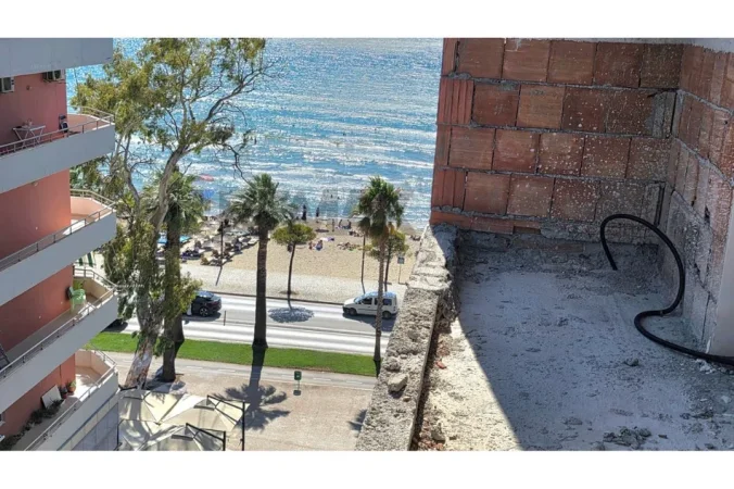 Vlore - Lungomare, shitet apartament 1+1 Kati 6, 89 m² 268.200 € (Lungomare, Vlorë)