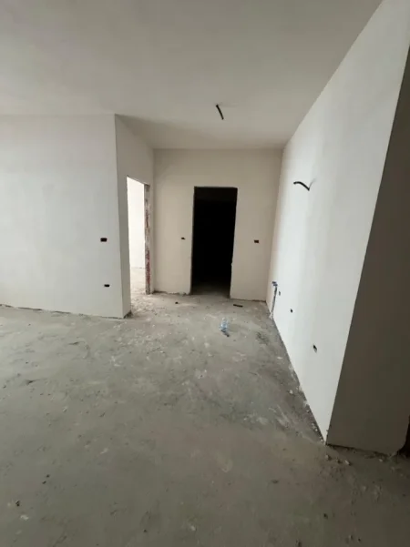 Tirane, shitet apartament 1+1+Ballkon Kati 4, 70 m² 82.250 € (Paskuqan)