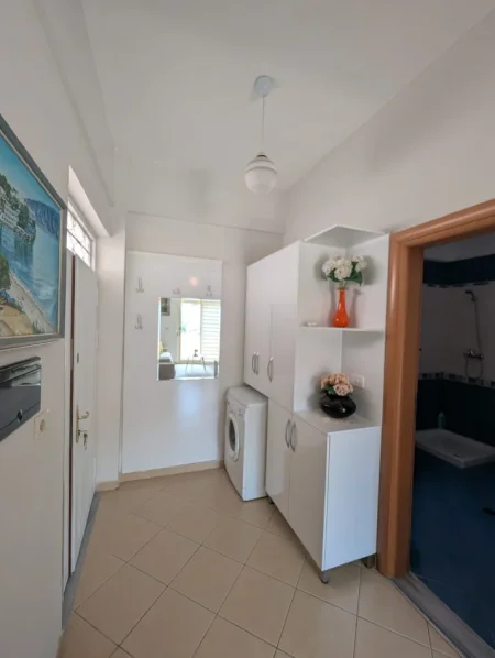 Vlore, jap me qera ditore apartament 2+1+Ballkon Kati 2, 60€