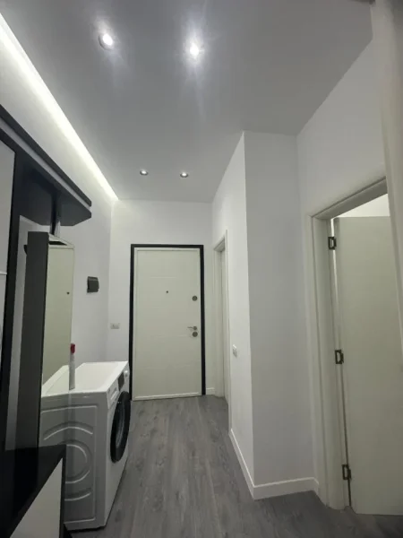 Tirane, jepet me qera apartament 1+1 Kati 2, 53 m² 700 € (Ambasada Amerikane)