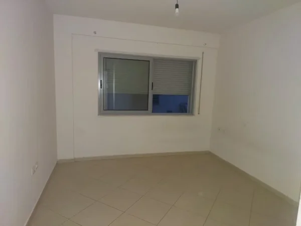 Tirane, jepet me qera apartament 2+1 Kati 4, 90 m² 450 € (Rruga 5 Maji)