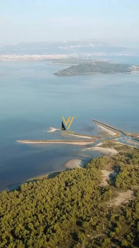 Vlore, shitet truall , 7.400 m² 185.000 € (AKERNI)
