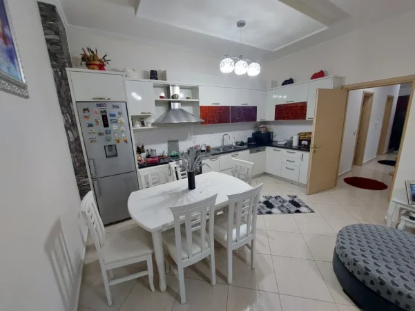 Durres, shitet apartament+verande | Penthouse Kati 12, 112 m² 240.000 € (Rruga e Re e Portit)