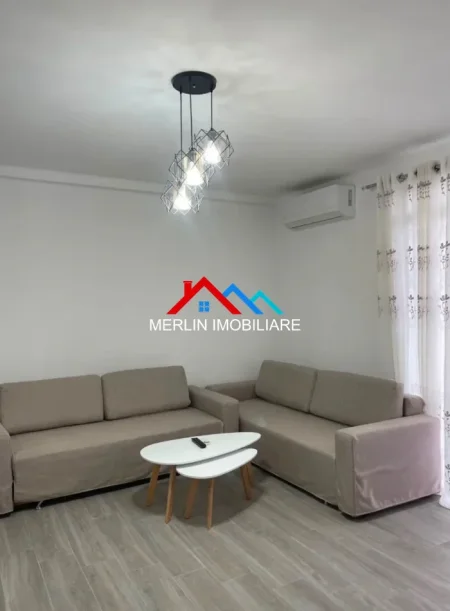 Tirane, jepet me qera apartament 3+1+Ballkon Kati 2, 120 m² 500 € (RRUGA 5 MAJI)