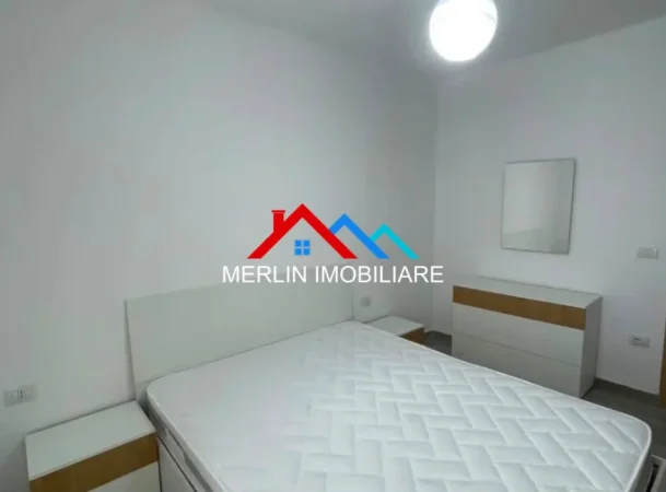 Tirane, jepet me qera apartament 3+1+Ballkon Kati 2, 120 m² 500 € (RRUGA 5 MAJI)