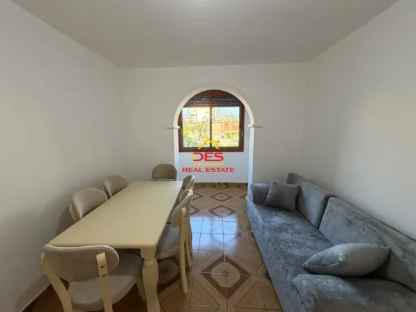 Vlore, jepet me qera apartament 1+1 Kati 2, 70 m² 300 € (Rruga Sali Bedini)