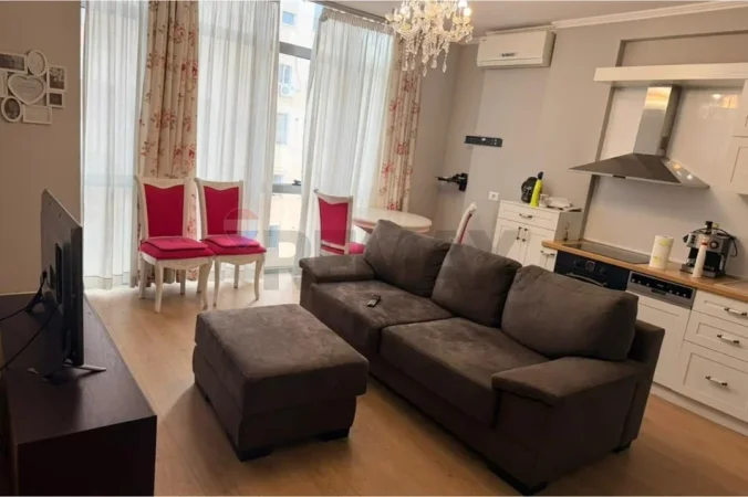 Tirane, jepet me qera apartament 2+1+Ballkon Kati 5, 75 m² 650 € (Square 21)