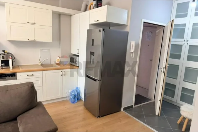 Tirane, jepet me qera apartament 2+1+Ballkon Kati 5, 75 m² 650 € (Square 21)
