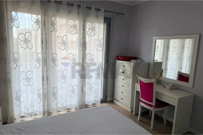 Tirane, jepet me qera apartament 2+1+Ballkon Kati 5, 75 m² 650 € (Square 21)
