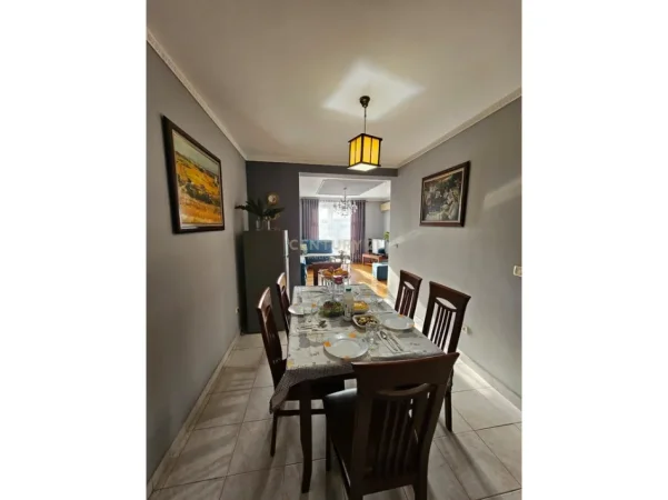 Tirane, shitet apartament 2+1 Kati 5, 92 m² 189.000 €