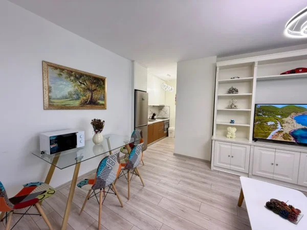Tirane, jepet me qera apartament 1+1 Kati 8, 70 m² 850 € (Rruga e Kosovareve)