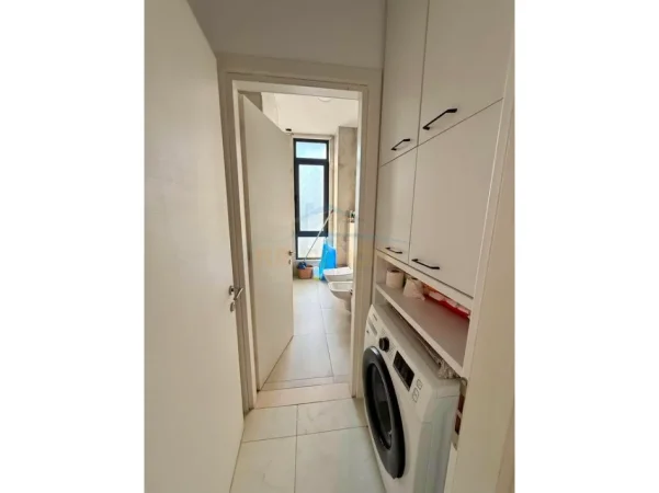 Qera, Apartament 1+1+ Post Parkimi, Ish Dogana, Tiranë. 0696069906
