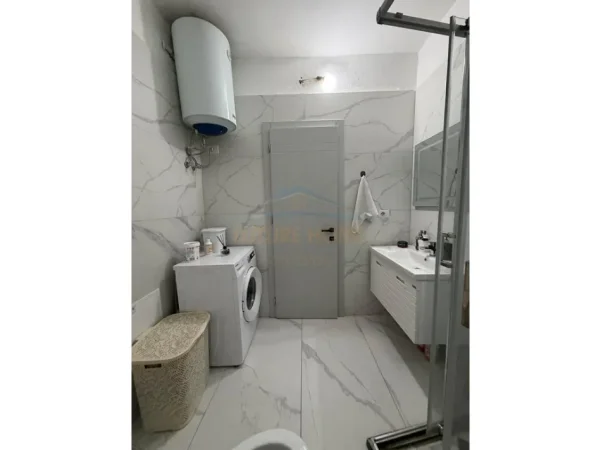 Tirane, shitet apartament 1+1 Kati 6, 65 m² 115.000 € (Unaza e Re)