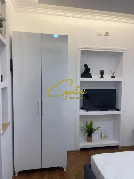 Tirane, jepet me qera garsonier 1+1 Kati 1, 37 m² 400 € (SELVIA)