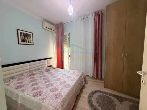 Tirane, jepet me qera apartament 1+1 Kati 5, 62 m² 650 € (Liqeni i Thate)