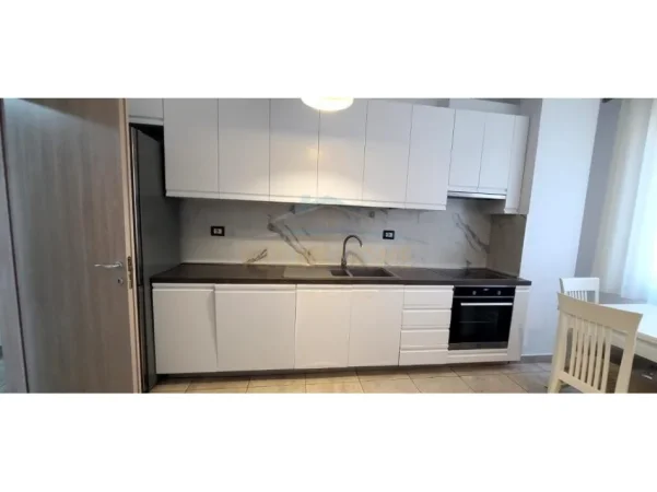 Tirane, shitet apartament 1+1 Kati 4, 74 m² 170.000 € (Kompleksi Xhura)