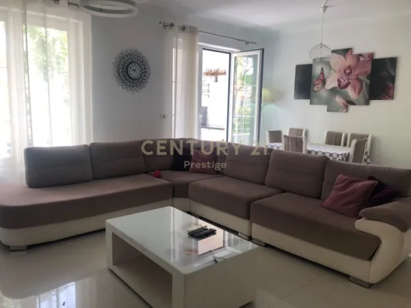 Tirane, jepet me qera apartament 2+1 Kati 4, 90 m² 600 € 