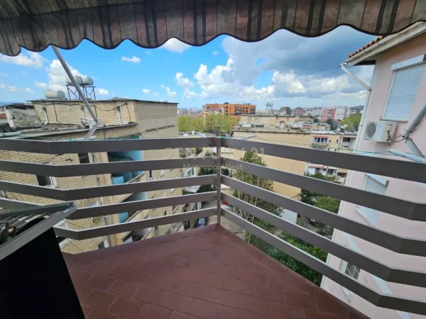 Tirane, shitet apartament 2+1+Ballkon Kati 5, 92 m² 189.000 € (Medreseja)