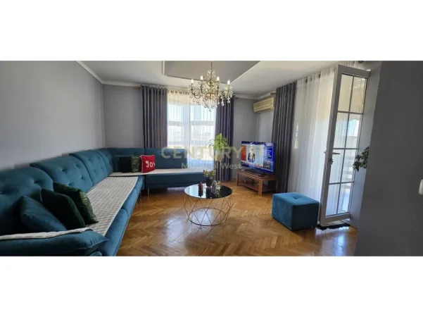 Tirane, shitet apartament 2+1+Ballkon Kati 5, 92 m² 189.000 € (Medreseja)