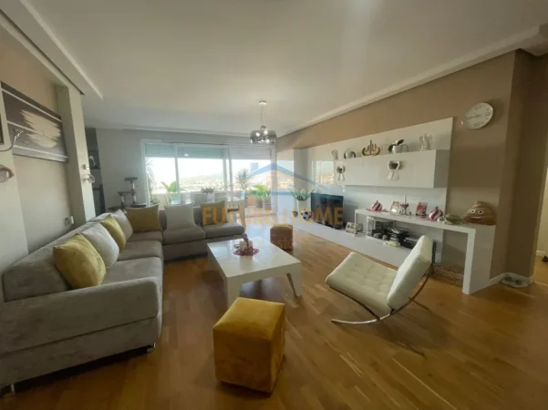 Tirane, shitet apartament 3+1+Ballkon Kati 6, 180 m² 360.000 € (KOPSHTI BOTANIK)