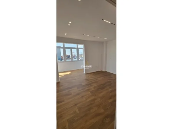 Tirane, shitet apartament 1+1+Ballkon Kati 11, 59 m² 165.000 € (Ekspozita Building, Bulevardi Gjergj Fishta)