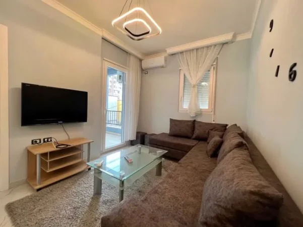 Tirane, shitet apartament 1+1 Kati 2, 66 m² 132.000 € (Rruga 5 Maj)