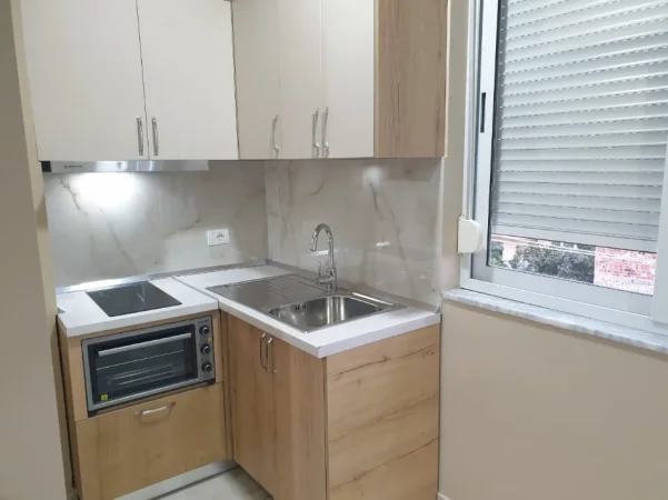 Tirane, jap me qera apartament Kati 3, (Rruga Jordan Misja perball pallatit Marga)