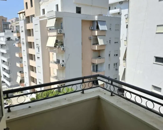 Durres, shitet apartament 1+1+Ballkon Kati 5, 96 m² (Shkëmbi i Kavajës, Durrës)