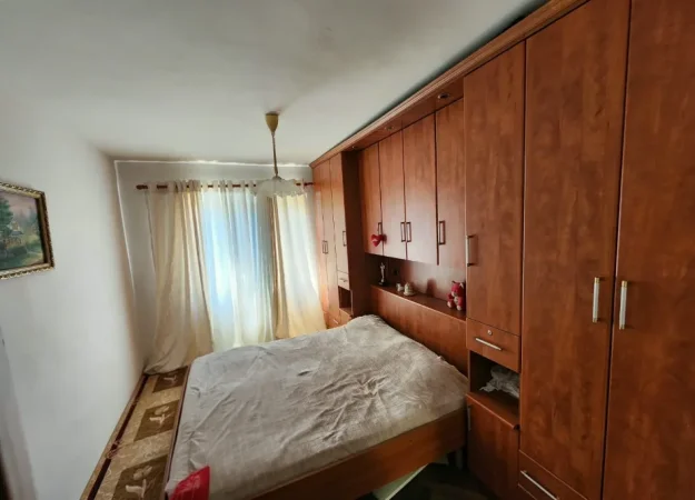 Tirane, jepet me qera apartament 2+1+Ballkon Kati 4, 86 m² 500 € (Pranë Shkollës së Baletit)