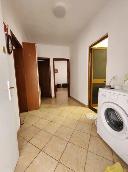 Tirane, jepet me qera apartament 2+1+Ballkon Kati 4, 86 m² 500 € (Pranë Shkollës së Baletit)