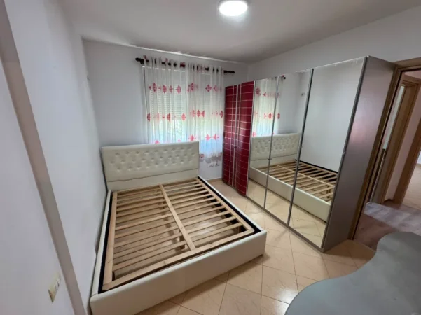 Tirane, shitet apartament 2+1 Kati 2, 81 m² 200.000 € (liqeni i thate)