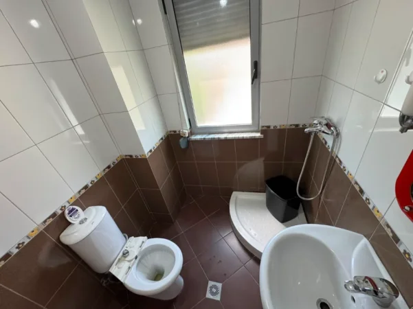 Tirane, shitet apartament 2+1 Kati 2, 81 m² 200.000 € (liqeni i thate)