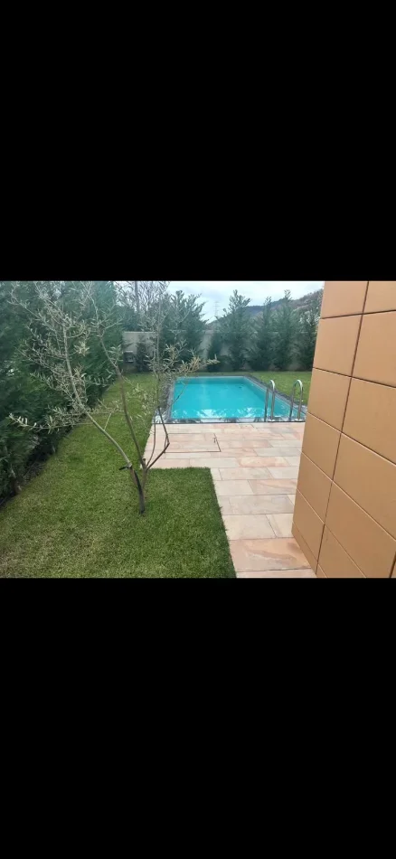 Tirane, jepet me qera Vile 2+1 Kati 3, 220 m² 3.400 € (MULLET)
