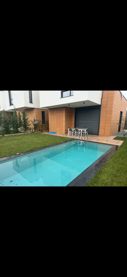 Tirane, jepet me qera Vile 2+1 Kati 3, 220 m² 3.400 € (MULLET)