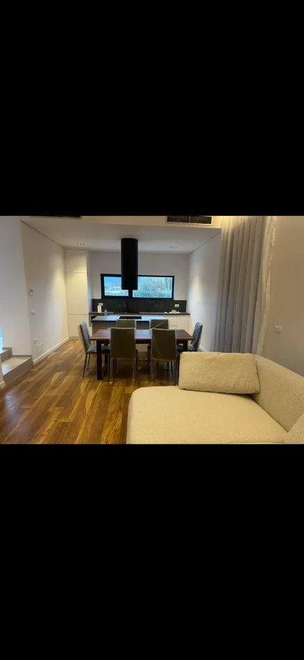 Tirane, jepet me qera Vile 2+1 Kati 3, 220 m² 3.400 € (MULLET)