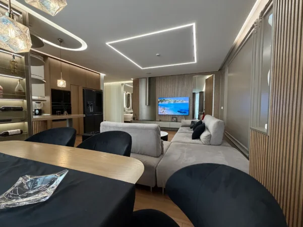 Tirane, shitet apartament 2+1 , 130 m² 350.000 € (Pranë Square 21)