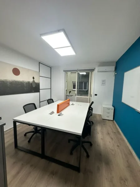 Tirane, jepet me qera zyre Kati 2, 140 m² 2.500 € (BLLOK)