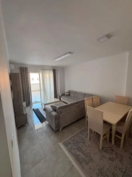 Tirane, jepet me qera apartament 1+1 Kati 3, 90 m² 400 € (Hotel Gaxherri ne Fresk)