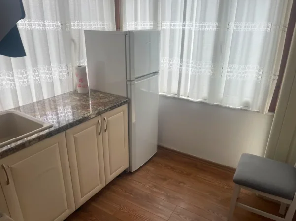 Tirane, jepet me qera garsonier 1+1 Kati 1, 40 m² 430 € (Rruga Tafaj)