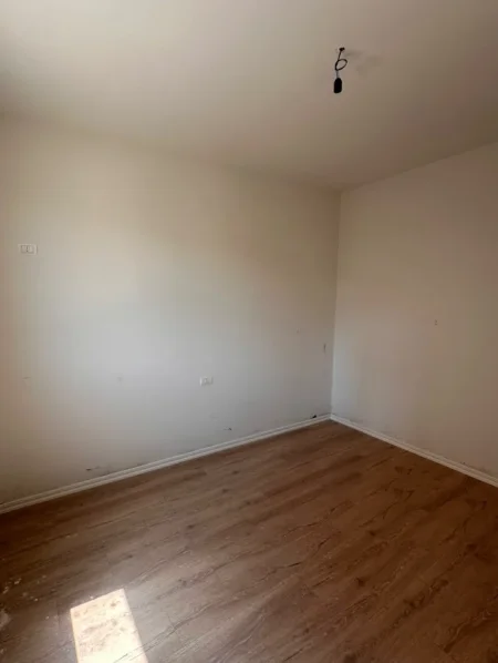 Tirane, shitet apartament 2+1 , 94 m² 150.000 € 