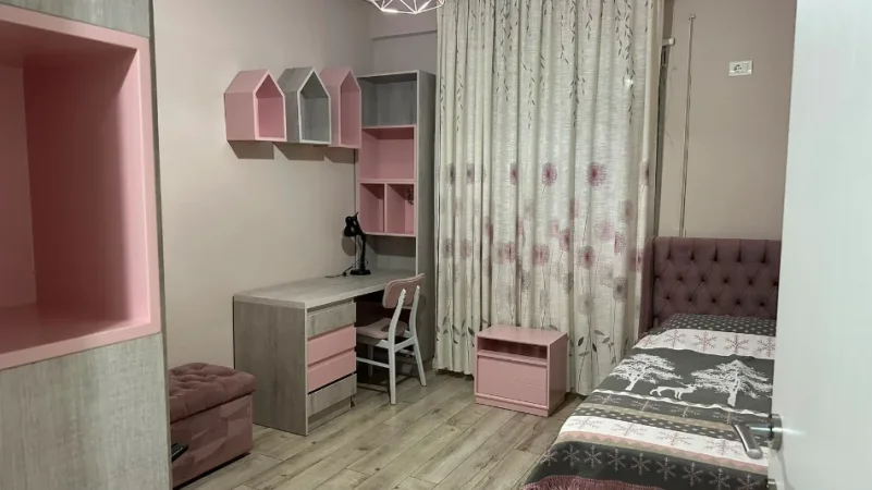 Tirane, jepet me qera apartament 2+1 Kati 1, 90 m² 620 € (Selite)