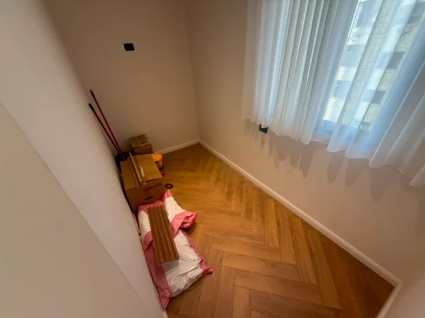 Tirane, shitet apartament 2+1+Ballkon Kati 7, 101 m² 230.000 € (Bulevardi Bajram Curri)