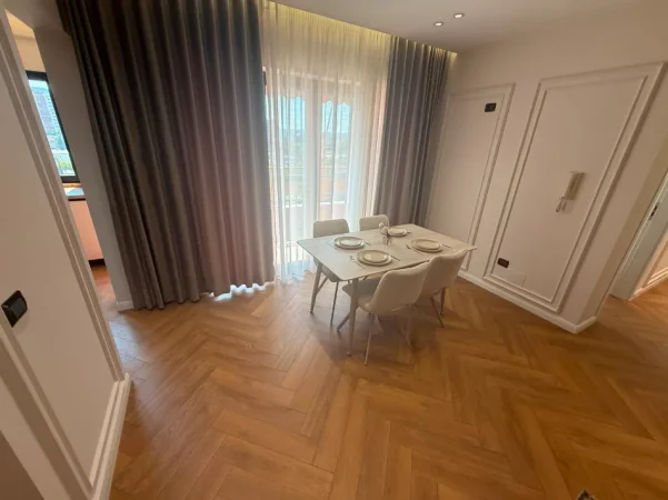 Tirane, shitet apartament 2+1+Ballkon Kati 7, 101 m² 230.000 € (Bulevardi Bajram Curri)