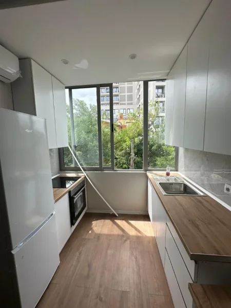 Tirane, jepet me qera apartament 1+1 Kati 3, 60 m² 550 € (Rruga Bardhyl)