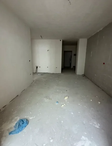 Tirane, shitet apartament 1+1 , 70 m² 82.250 € 